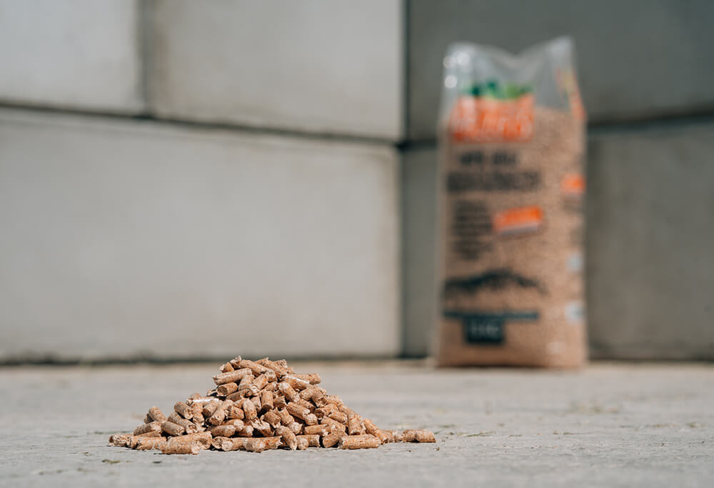 Reichardt-Lohnunternehmen-Brennstoffe-Pellets-lose Premium Holzpellets für Heizungen und Kraftwerke
