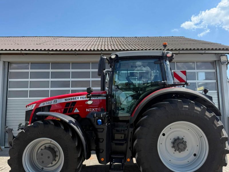 massey-ferguson-8740-S-next-edition-traktor-reichardt-landmaschinen00003 massey-ferguson-8740-S-next-edition-traktor-reichardt-landmaschinen00003